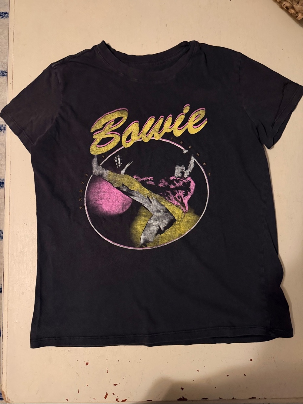 Soft David Bowie concert Graphic Tee Black with Pink & Yellow Print size small